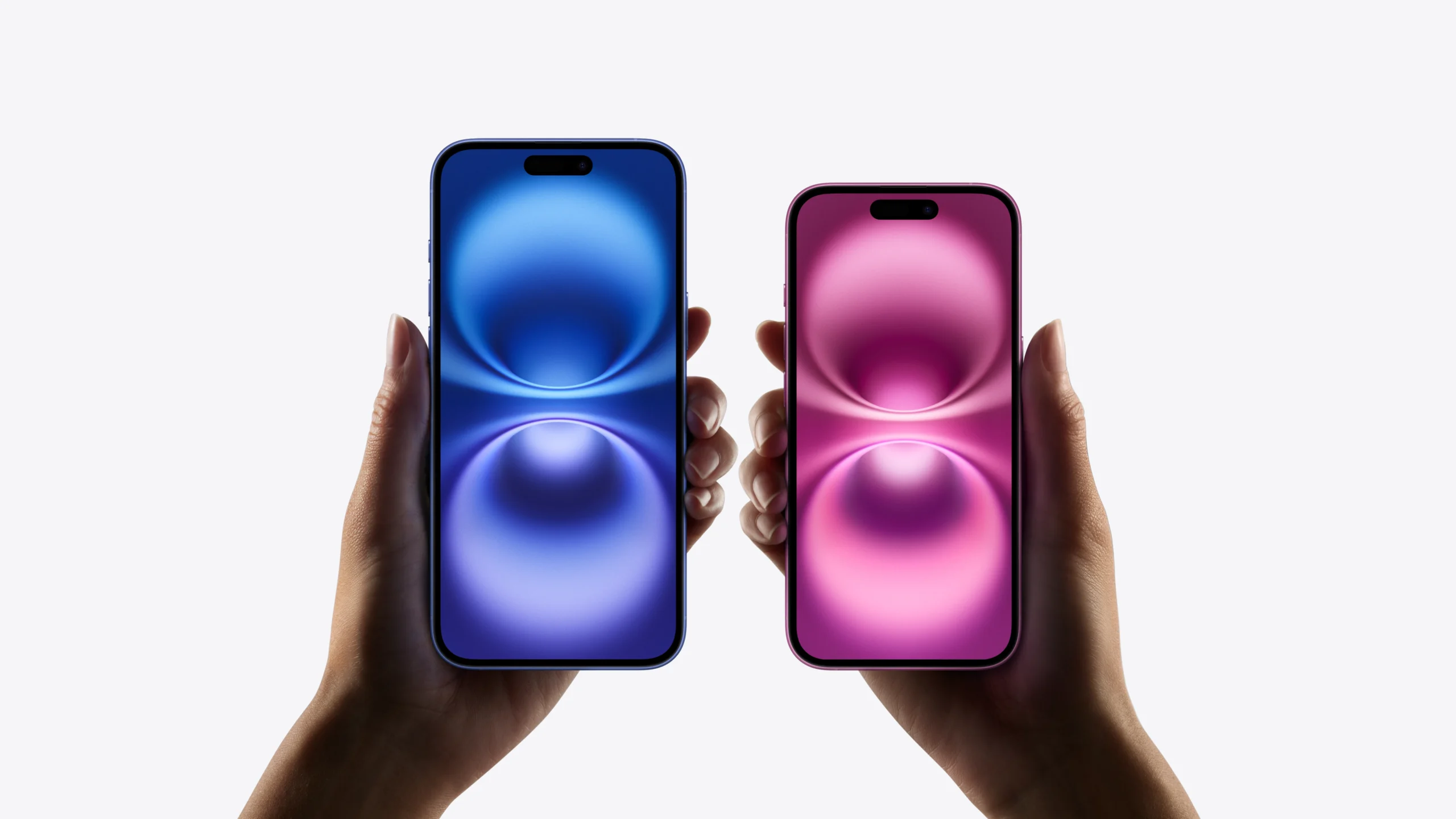 Front view comparison of Apple iPhone 16 and iPhone 16 Plus